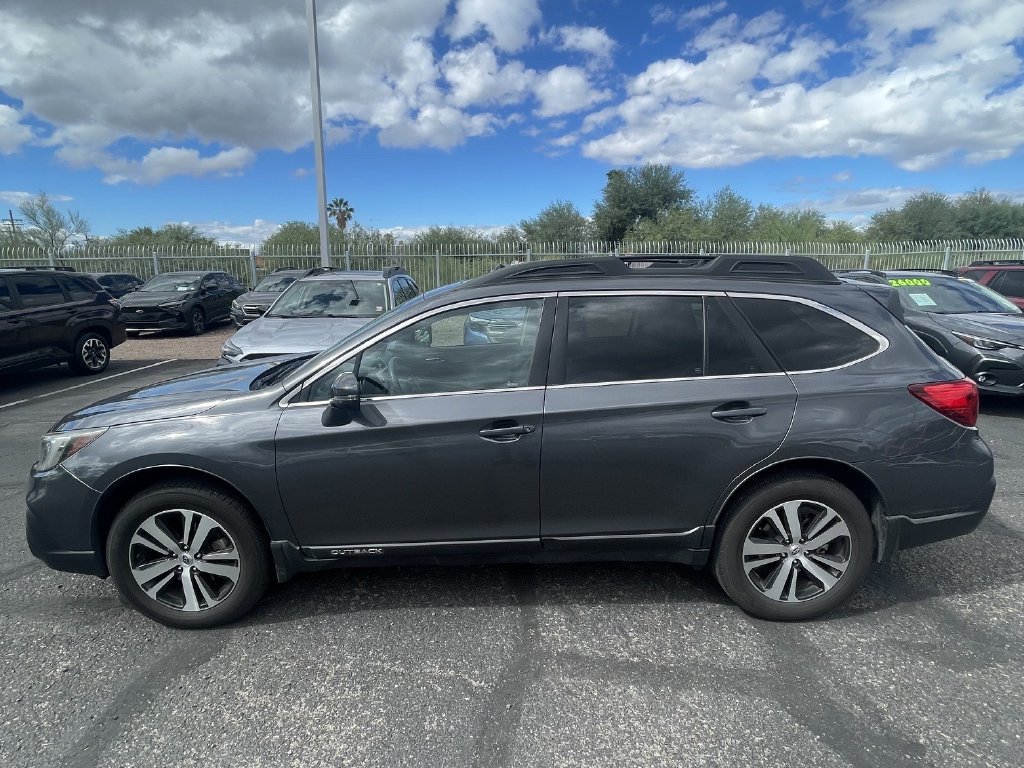 Used 2018 Subaru Outback 2.5i Limited AWD/4WD image 10