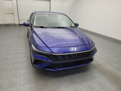 Used 2024 Hyundai Elantra SE FWD image 14
