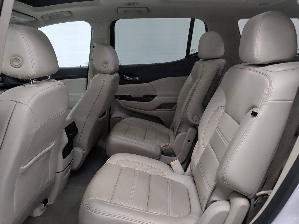 Used 2020 GMC Acadia Denali w/ Technology Package FWD image 18