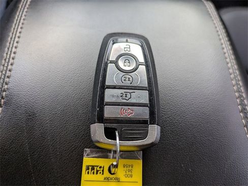 Used 2022 Ford Explorer Limited w/ Equipment Group 301A image 39