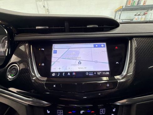 Certified 2024 Cadillac XT6 Sport w/ LPO, Floor Liner Package AWD/4WD image 14