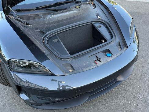 New 2025 Porsche Taycan 4S AWD/4WD image 32
