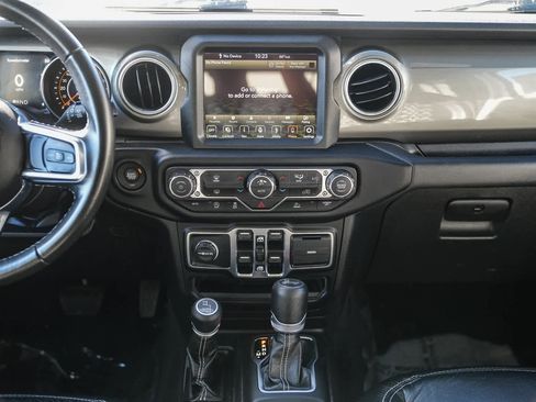 Used 2022 Jeep Wrangler Unlimited Sahara image 12