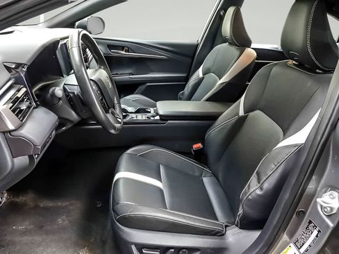 Used 2025 Toyota Camry SE FWD image 7