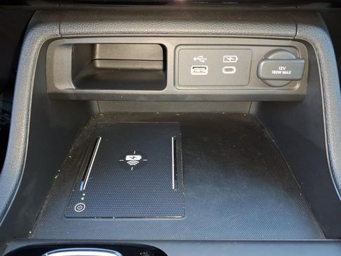 Used 2025 Honda Pilot Touring image 18