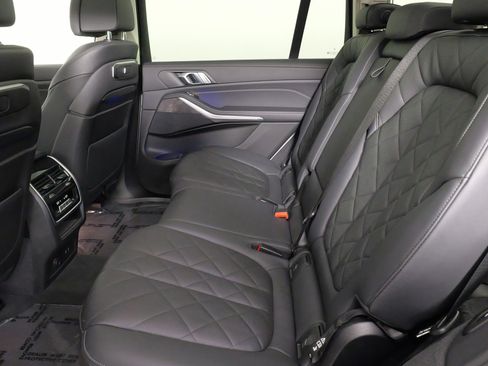 Used 2023 BMW X7 xDrive40i image 39