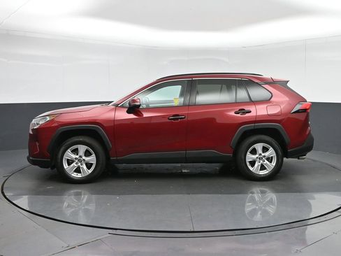 Used 2021 Toyota RAV4 XLE image 4