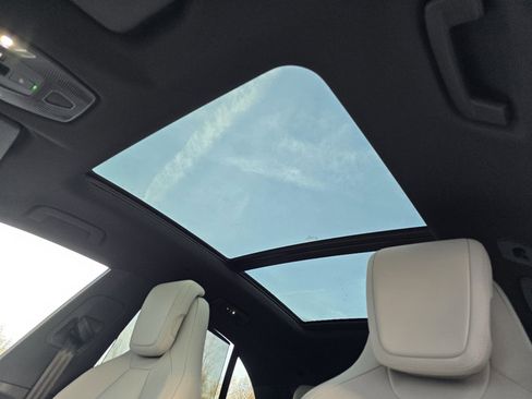 New 2025 Porsche Macan 4S Electric image 13