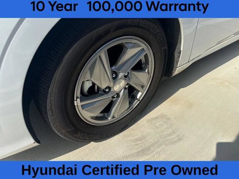 Used 2026 Hyundai Elantra SE FWD image 15