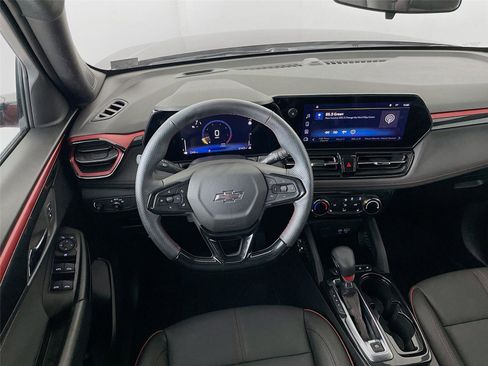 Used 2024 Chevrolet TrailBlazer RS w/ Driver Confidence Package FWD image 25