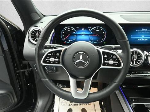 Certified 2023 Mercedes-Benz GLB 250 4MATIC image 14