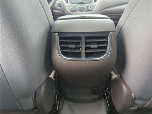 Used 2024 Chevrolet Malibu LT image 21