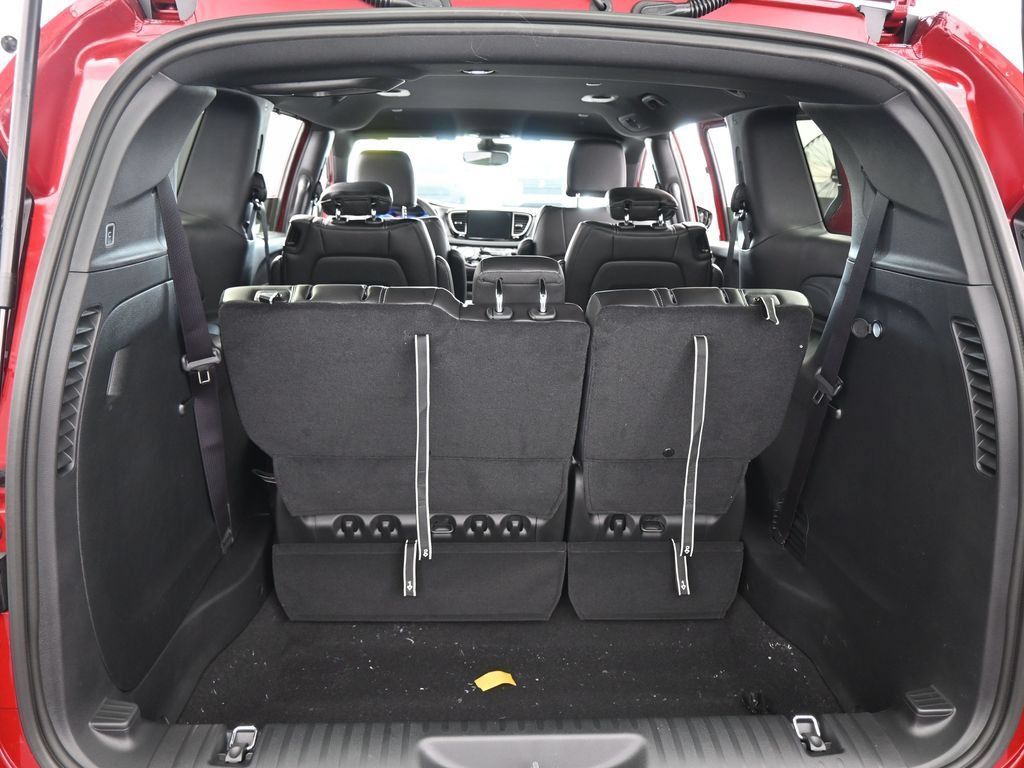 New 2026 Chrysler Pacifica Select FWD image 30