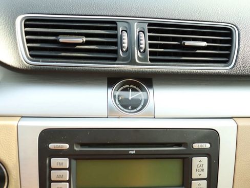 Used 2013 Volkswagen CC R-Line image 30