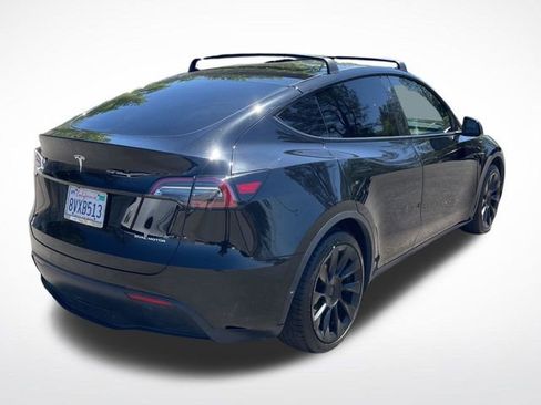 Used 2021 Tesla Model Y Long Range AWD/4WD image 2