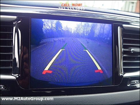 Used 2017 Chrysler Pacifica Touring image 8