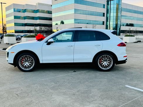 Used 2015 Porsche Cayenne Turbo image 68