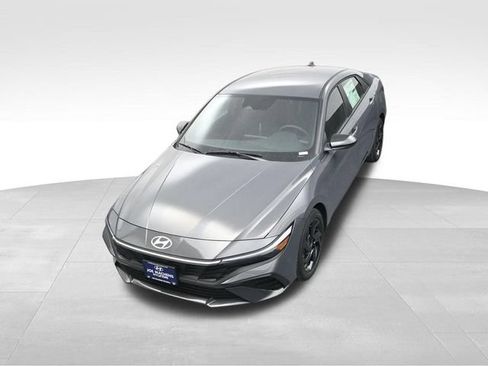 Used 2026 Hyundai Elantra Sport FWD image 25