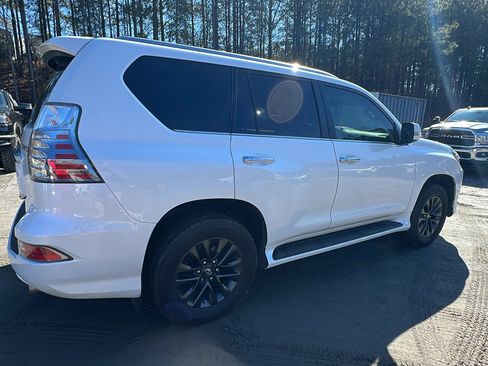 Used 2020 Lexus GX 460 Premium w/ Premium Package image 8