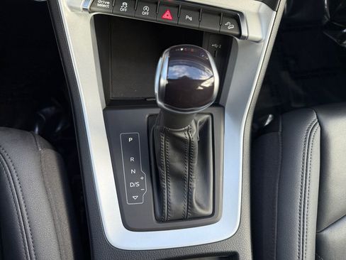 Used 2022 Audi Q3 2.0T Premium w/ Convenience Package image 17