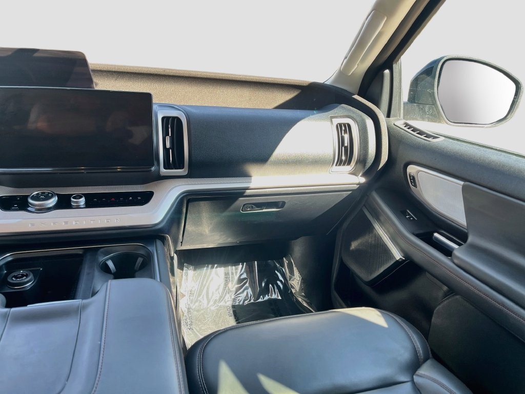 Used 2025 Ford Expedition Max Active AWD/4WD image 24