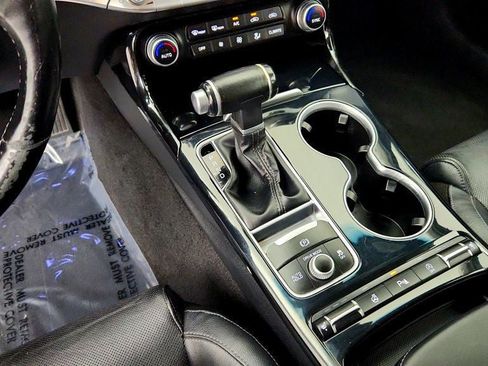 Used 2018 Kia Stinger Premium AWD/4WD image 17