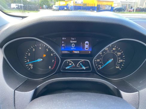 Used 2016 Ford Focus Titanium FWD image 16