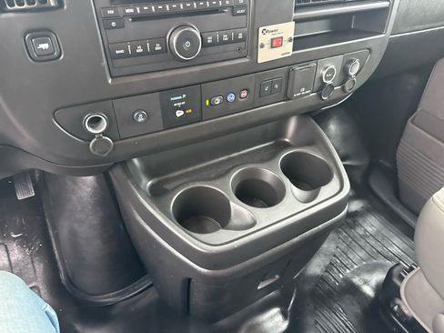 Used 2021 Chevrolet Express 3500 w/ Driver Convenience Package image 21