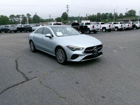 Used 2025 Mercedes-Benz CLA 250 image 4
