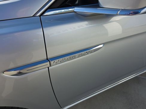 Used 2017 Lincoln Continental Reserve w/ Rear-seat Package image 6