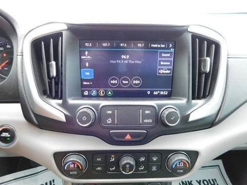 Used 2019 GMC Terrain SLT w/ Preferred Package FWD image 17