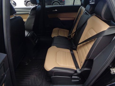 Used 2022 Volkswagen Atlas Cross Sport SEL Premium R-Line AWD/4WD image 19