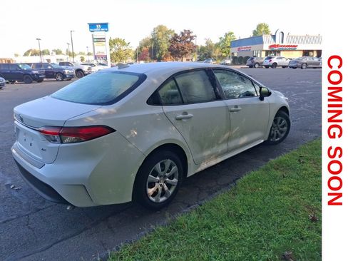 Used 2023 Toyota Corolla LE w/ Carpet Mat Package (TMS) FWD image 5
