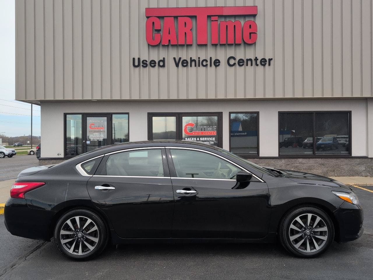 Used 2017 Nissan Altima 2.5 SV FWD image 1