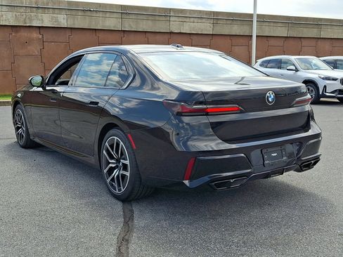 Used 2023 BMW 760i xDrive AWD/4WD image 4
