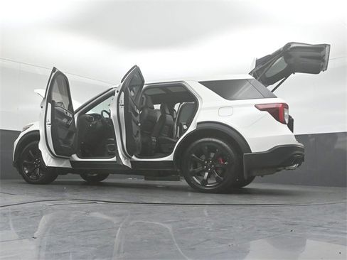 Certified 2022 Ford Explorer ST w/ ST Street Pack image 58