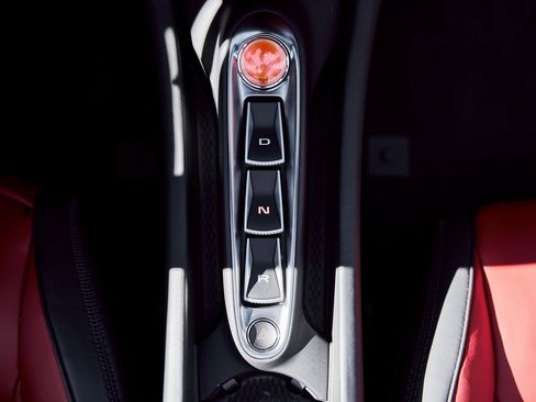 Used 2025 McLaren Artura Spider image 61