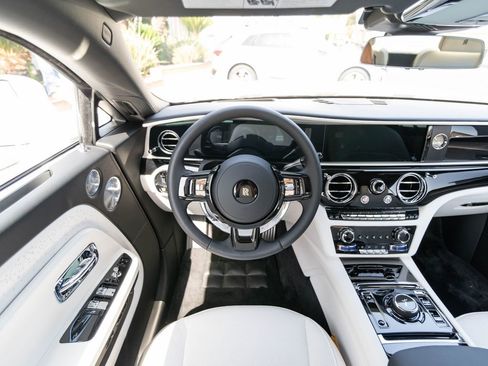 Used 2025 Rolls-Royce Spectre w/ Spectre Launch Package AWD/4WD image 34
