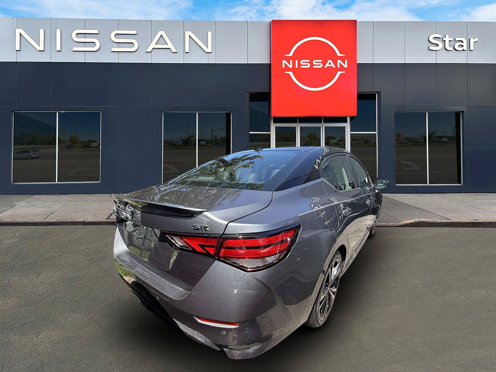 Used 2023 Nissan Sentra SR w/ SR Premium Package FWD image 4