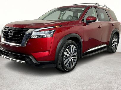 Used 2022 Nissan Pathfinder Platinum w/ Cargo Package