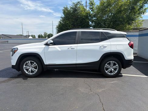 Used 2023 GMC Terrain SLE w/ Driver Convenience Package AWD/4WD image 2