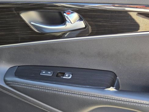 Used 2020 Kia Sorento LX image 31