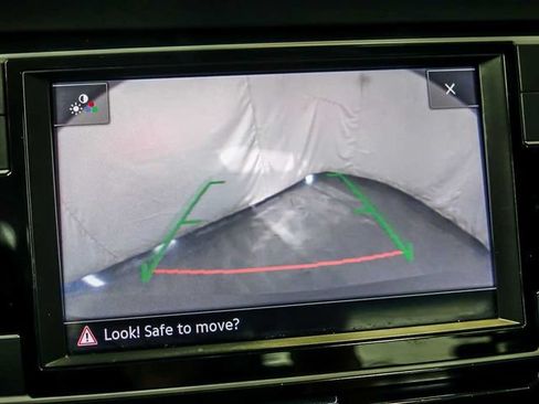 Used 2024 Volkswagen Jetta SE FWD image 22