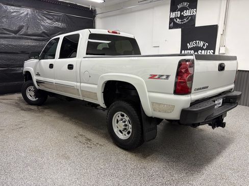 Used 2005 Chevrolet Silverado 2500 LS AWD/4WD image 8