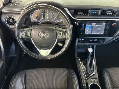 Used 2017 Toyota Corolla SE w/ SE Premium Package FWD image 28