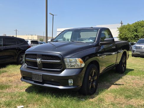 Used 2013 RAM 1500 Express RWD image 3