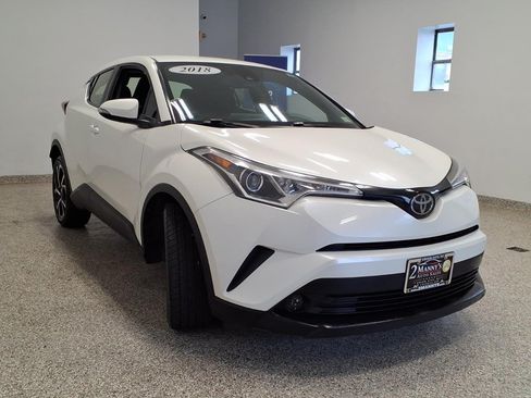 Used 2018 Toyota C-HR XLE Premium FWD image 3