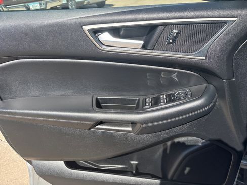 Used 2024 Ford Edge SEL image 12