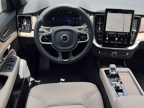 New 2026 Volvo XC90 B6 Plus w/ Protection Package Premier AWD/4WD image 11