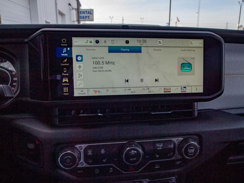 Used 2024 Jeep Wrangler Willys image 15